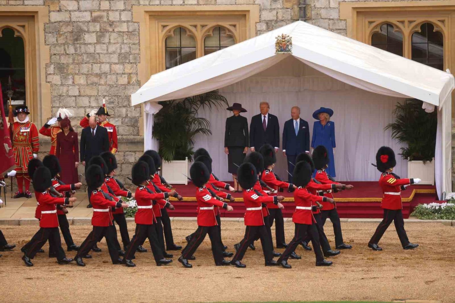 trump-ingiltere-krali-3-charles-tarafindan-resmi-torenle-karsilandi