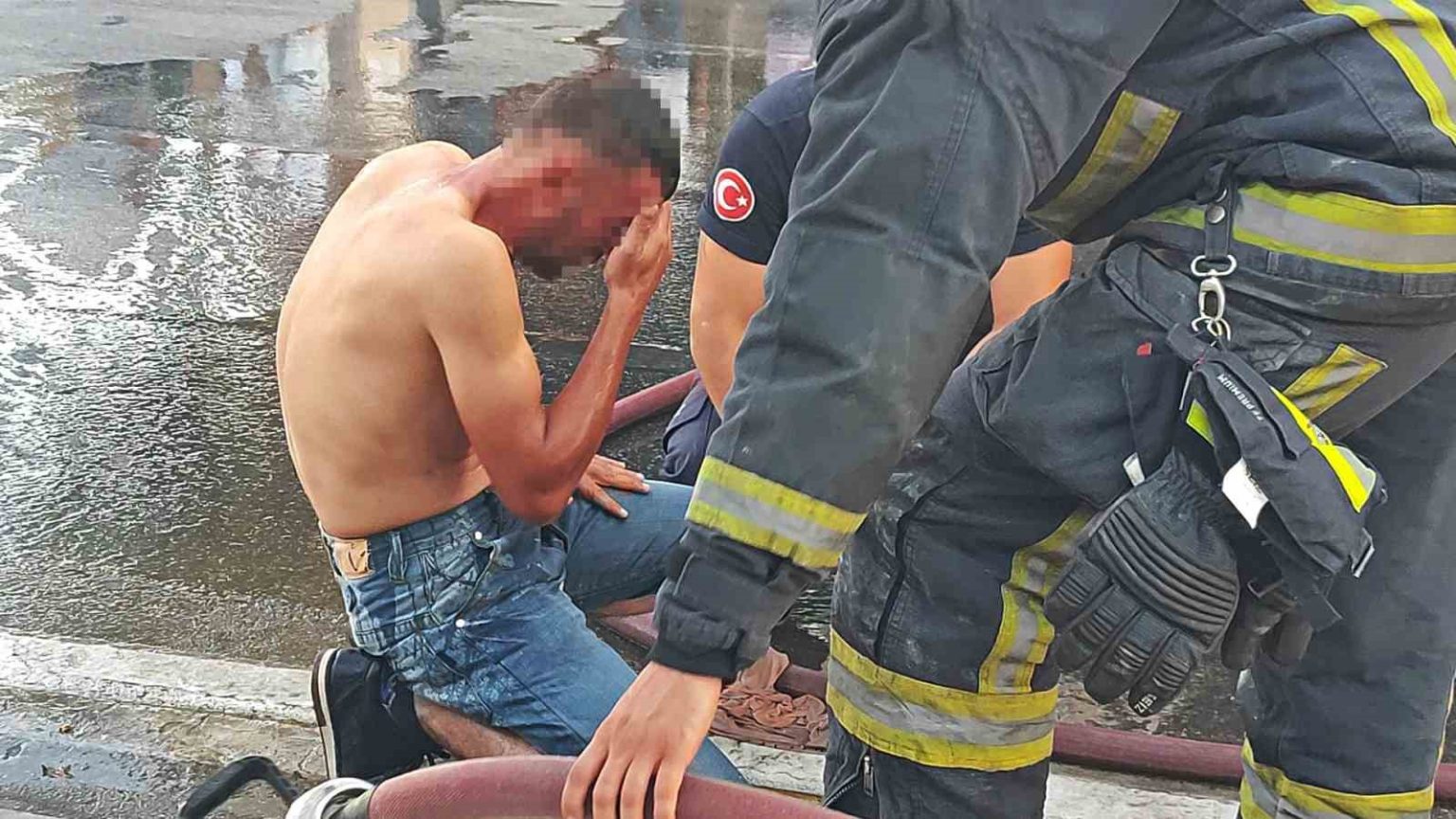 uzerine-doktugu-benzin-gozlerinden-ediyordu