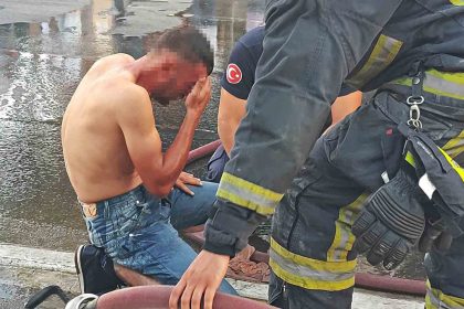 uzerine-doktugu-benzin-gozlerinden-ediyordu