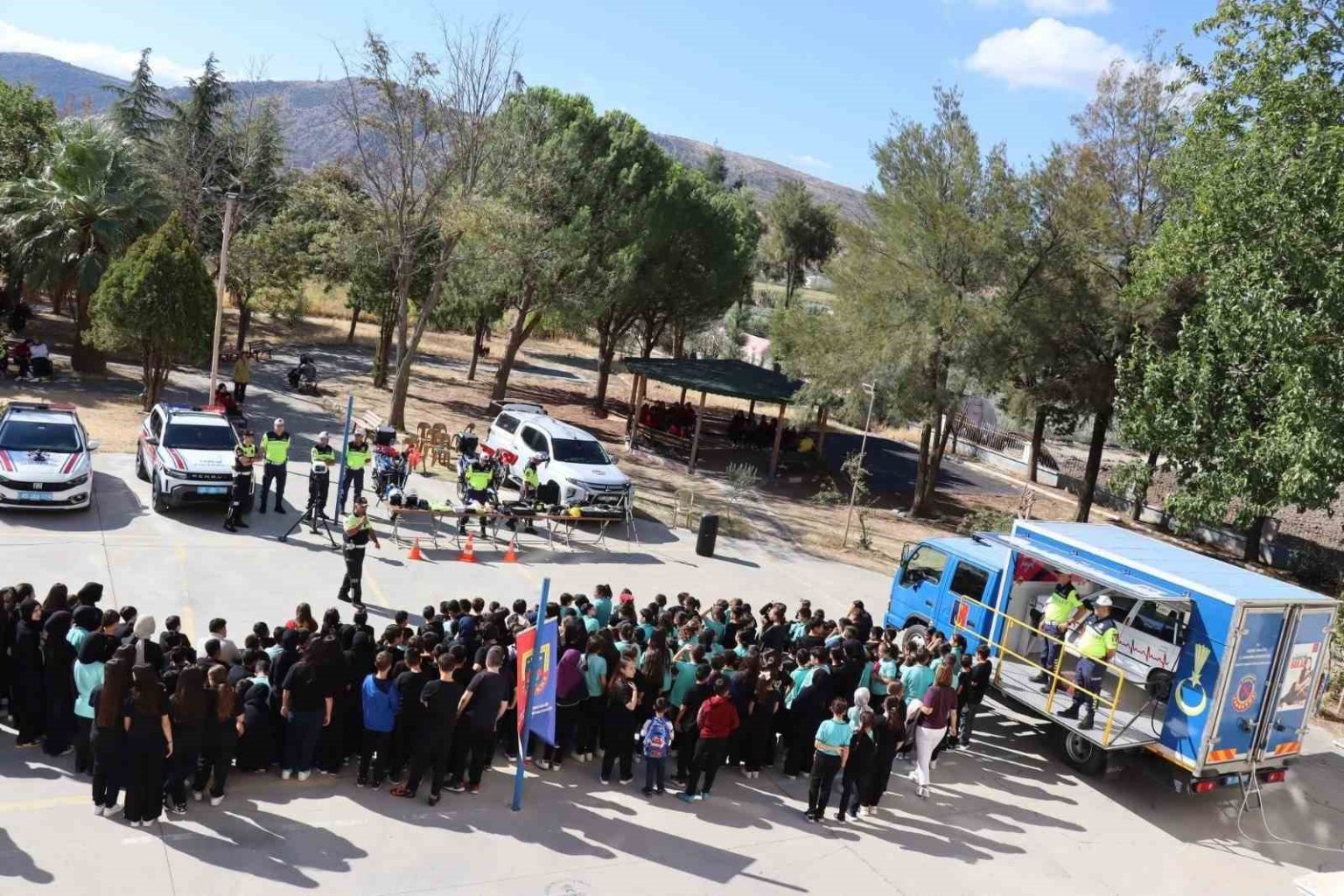 akhisarda-ogrencilere-trafik-egitimi-verildi