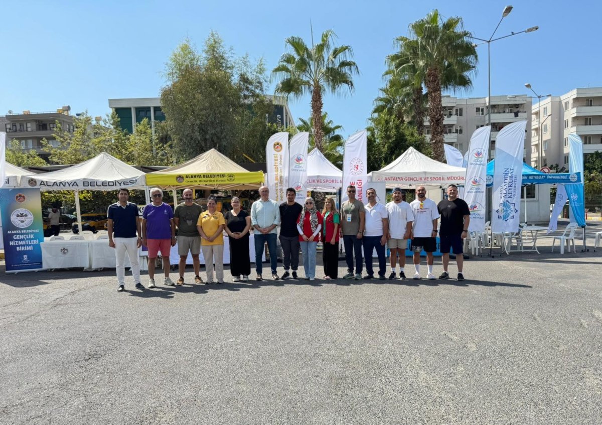 alanyada-universite-ogrencilerine-sicak-karsilama