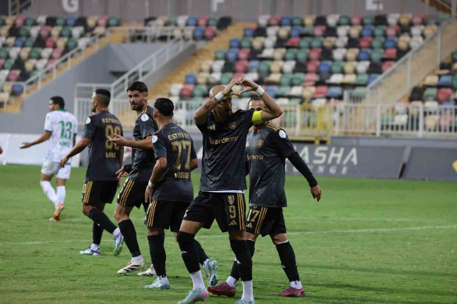 aliaga-fk-ve-menemen-fk-kupada-turladi