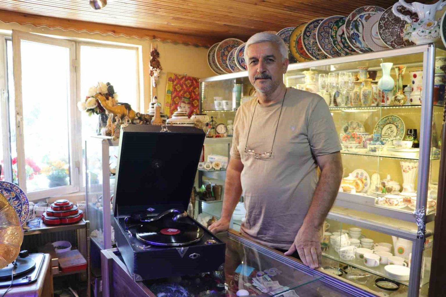antika-firsatcilari-yuzunden-100-liralik-urun-1000-liraya-musteri-bulabiliyor