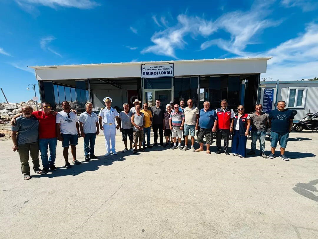 ayvacikta-balikci-bilgilendirme-toplantisi-duzenlendi