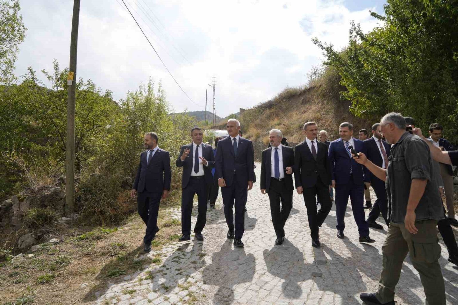 bakan-ersoy-satala-antik-kentinin-kultur-ve-turizm-hayatina-en-guclu-sekilde-katilmasini-saglayacagiz