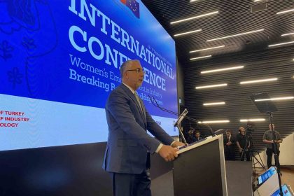 bakan-isikhan-kadinlarin-hem-calisma-hem-de-aile-hayatlarini-kolaylastirici-tedbirlere-oncelik-veriyoruz