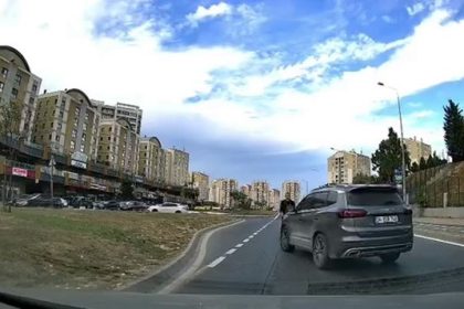basaksehirde-yol-verme-kavgasinda-akil-almaz-olay