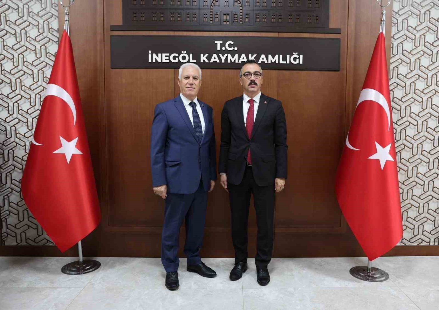 baskan-bozbey-bursayi-masa-basinda-degil-halkimizla-birlikte-yonetiyoruz