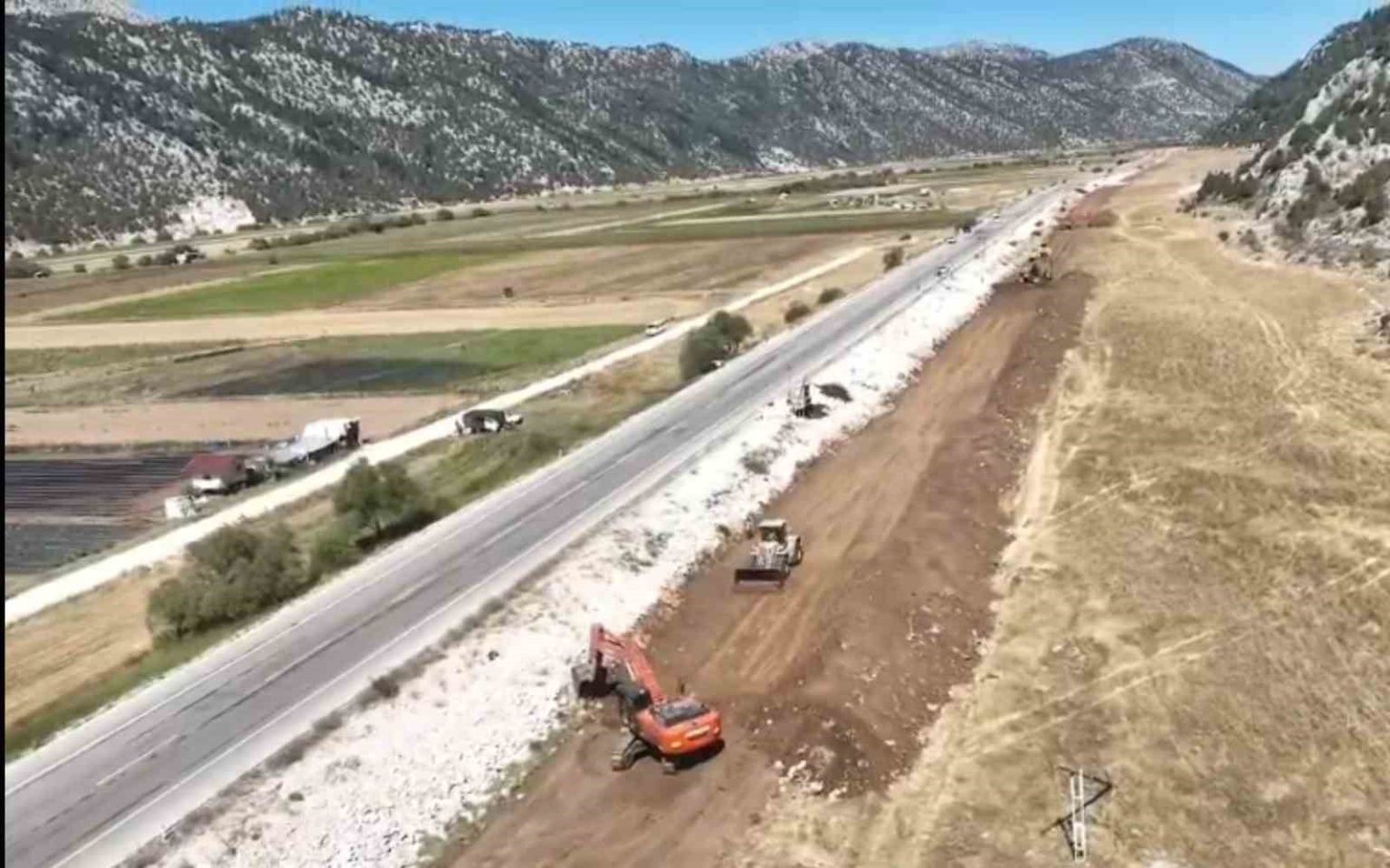 beysehir-derebucak-antalya-kara-yolunda-duble-yol-calismalari-basladi