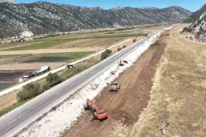 beysehir-derebucak-antalya-kara-yolunda-duble-yol-calismalari-basladi