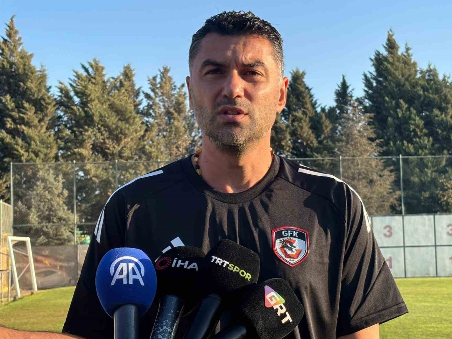 burak-yilmaz-trabzonda-futbol-oynayarak-galip-gelmek-istiyoruz-defans-yaparak-oradan-cikamayiz