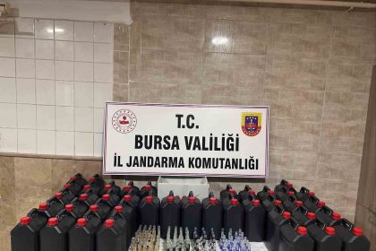 bursada-yol-uygulamasinda-200-litre-etil-alkol-ve-99-adet-alkol-kiti-ele-gecirildi