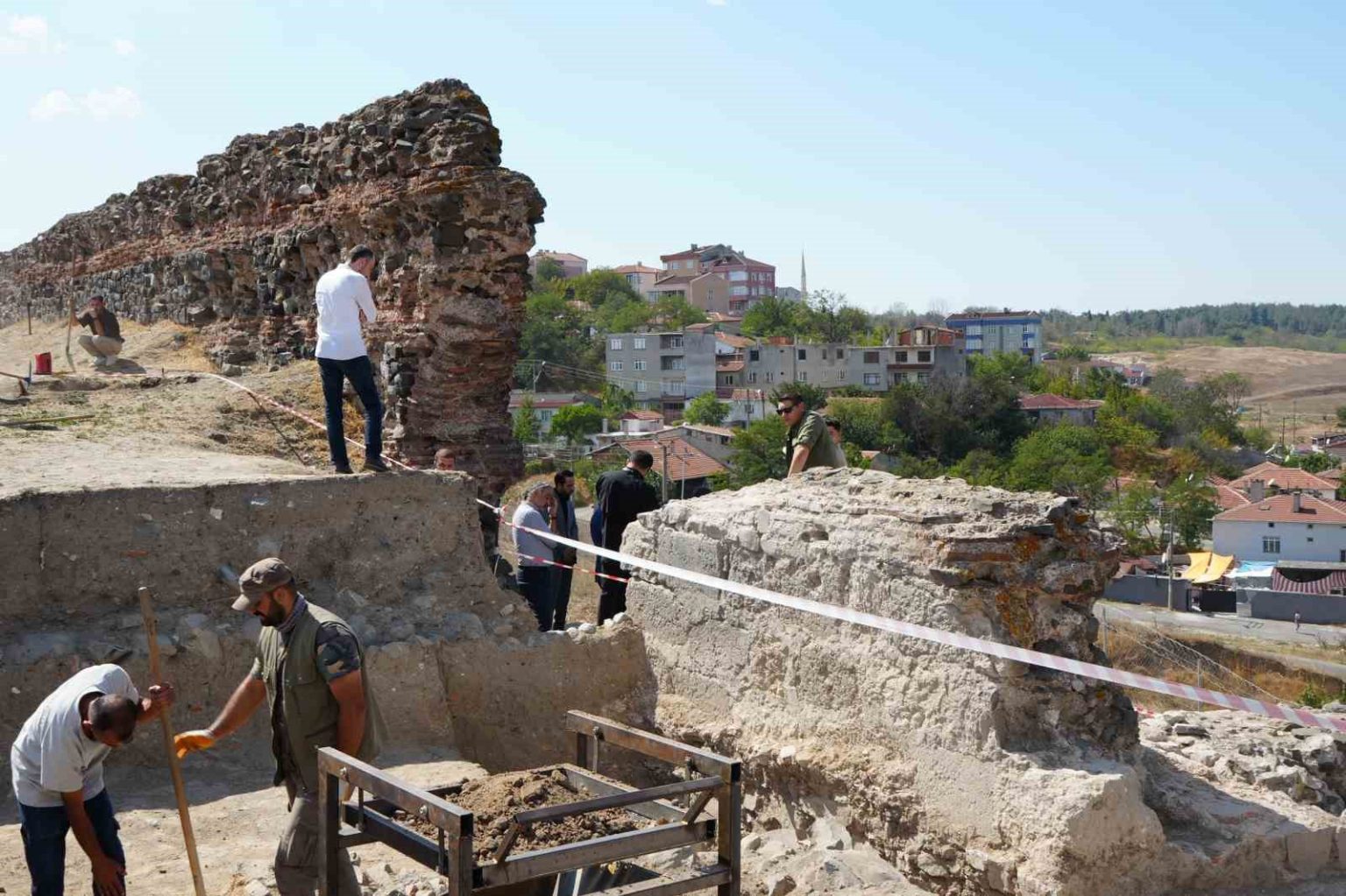 corlu-kalesinde-kazi-calismalari-suruyor