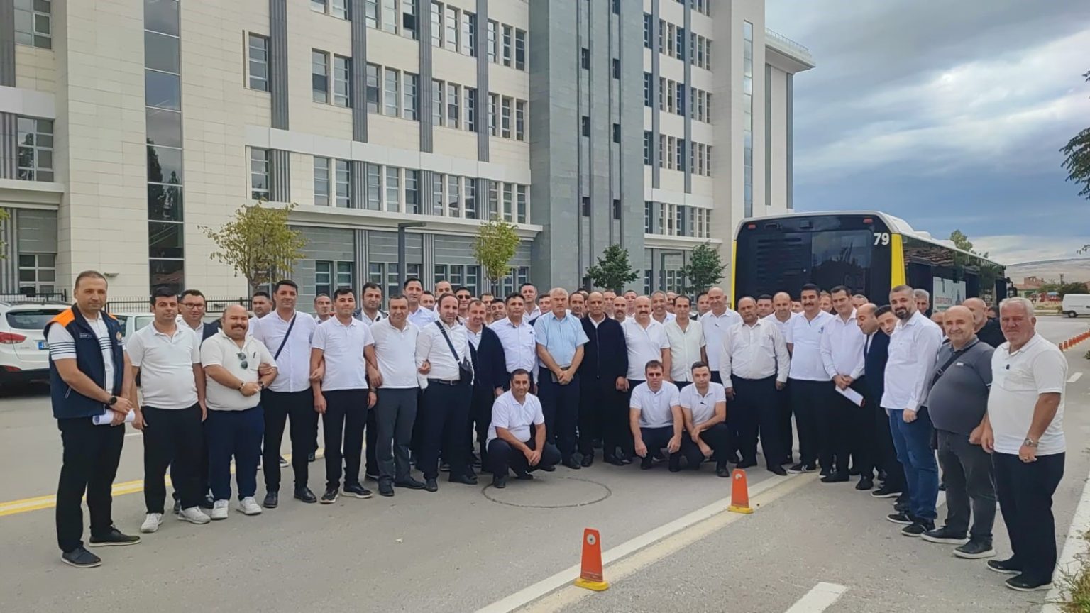 corum-belediyesi-otobus-soforleri-bmcden-egtim-aldi