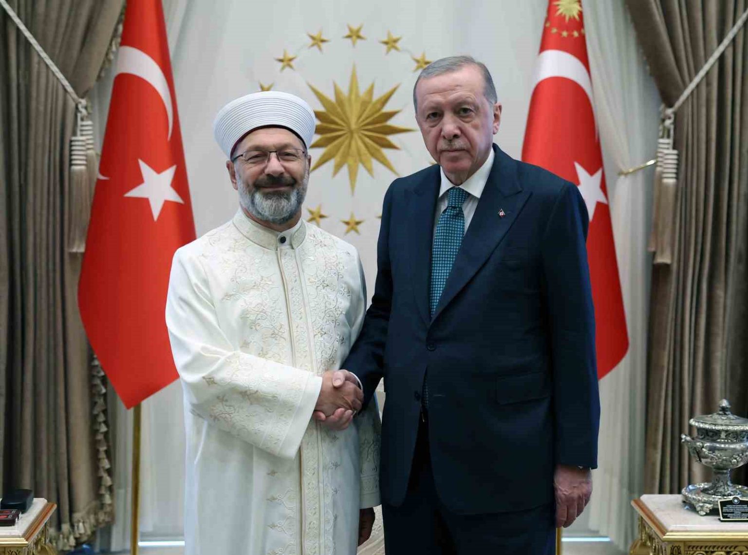 cumhurbaskani-erdogan-eski-diyanet-isleri-baskani-prof-dr-erbasi-kabul-etti