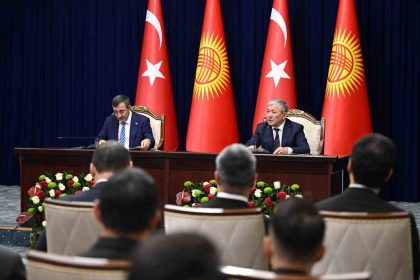 cumhurbaskani-yardimcisi-yilmaz-turk-muteahhitlik-firmalari-kirgizistanda-95-projeyi-hayata-gecirdi