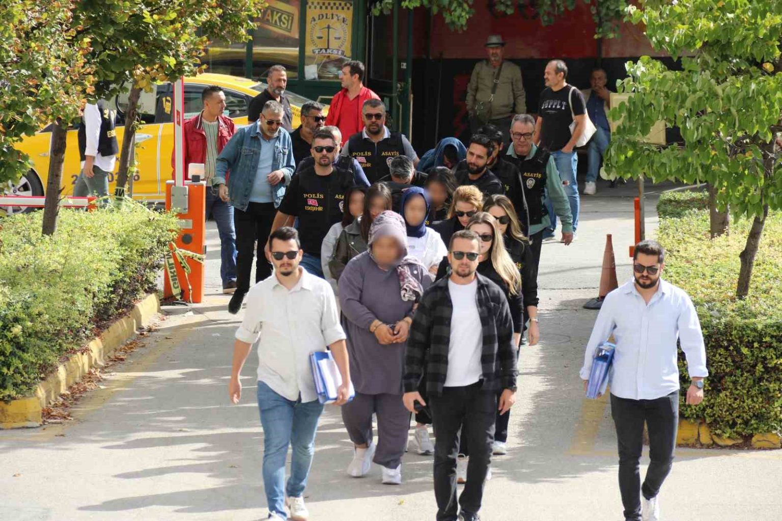 devre-mulk-dolandiriciligi-ile-1-milyon-800-bin-tl-elde-eden-7-supheli-yakalandi