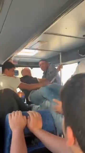 elazigda-otobus-soforu-ile-yolcunun-tekme-tokatli-kavgasi-kamerada