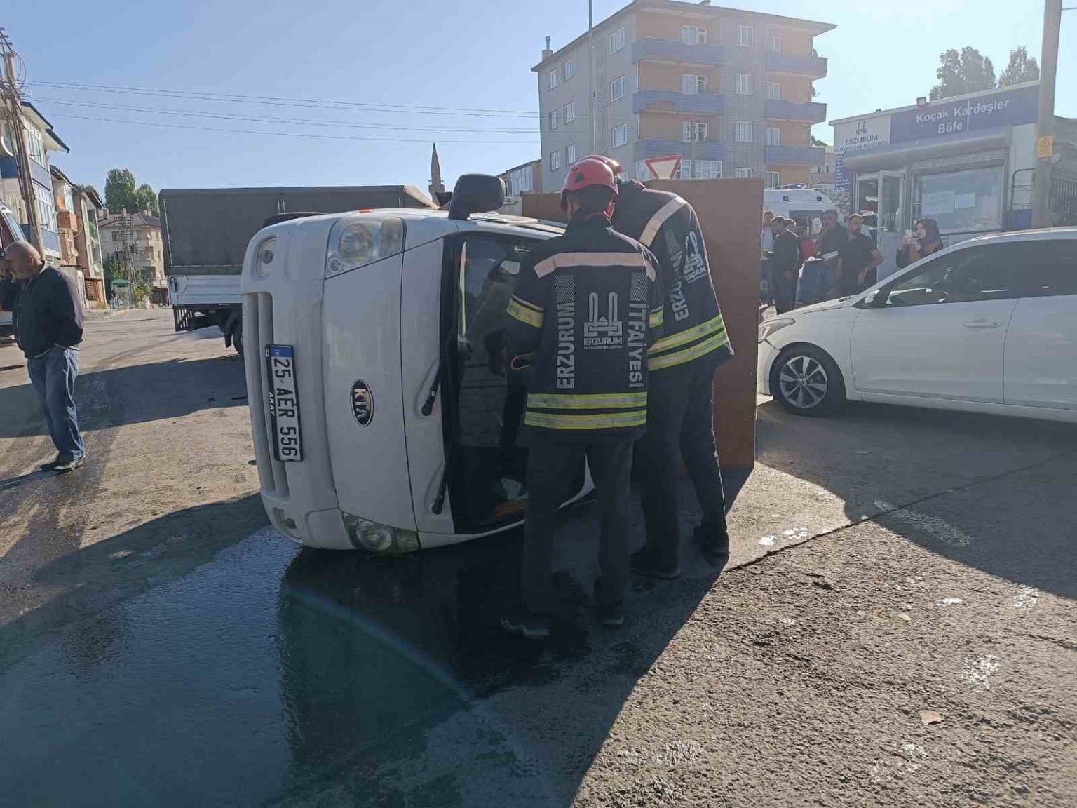 erzurumda-uc-aracli-kazada-can-pazari