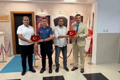 gazipasada-ailesiyle-yuruyen-kisiyi-tabancayla-vuran-supheliyi-yakalayan-polisler-odullendirildi