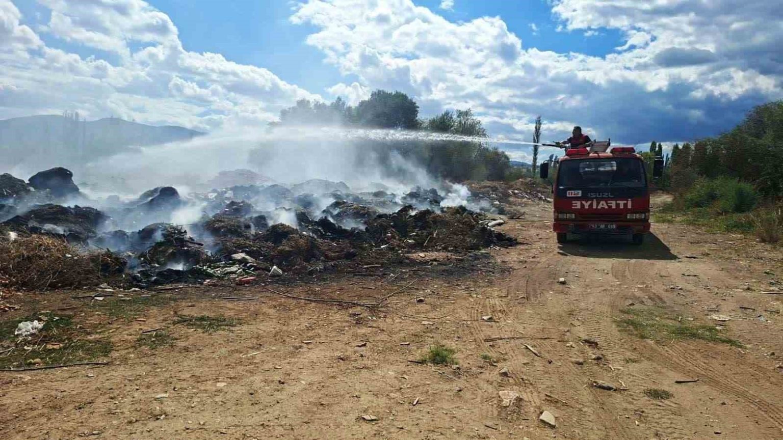 hisarcikta-copluge-donen-cayin-kenarinda-yangin-cikti