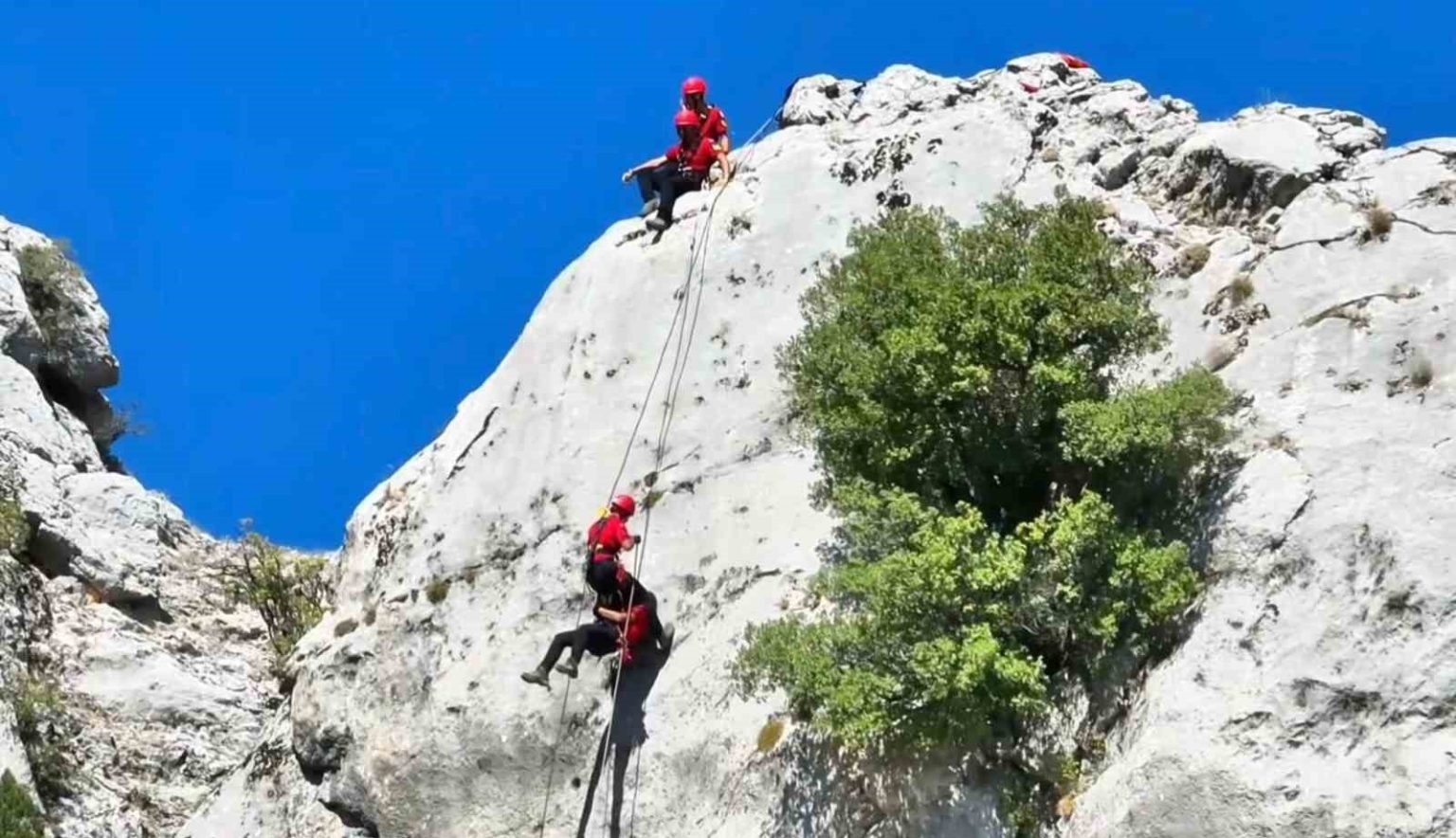 ispartada-jandarmadan-kayip-sahis-senaryosuna-gercegini-aratmayan-tatbikat