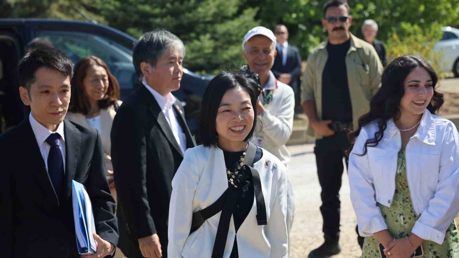 japonya-altes-prensesi-mikasa-kirsehirde-japon-anadolu-arkeoloji-enstitusunu-ziyaret-etti
