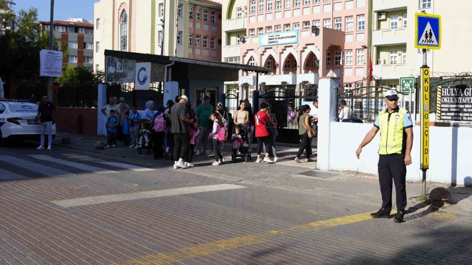 kartal-belediyesi-zabita-ekiplerinden-okullarda-guvenli-trafik-uygulamasi