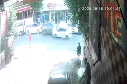 kaza-yapan-otomobil-yan-yatti-yaya-son-anda-kurtuldu