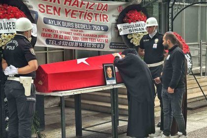kazada-hayatini-kaybeden-polis-memuru-gozyaslari-arasinda-topraga-verildi