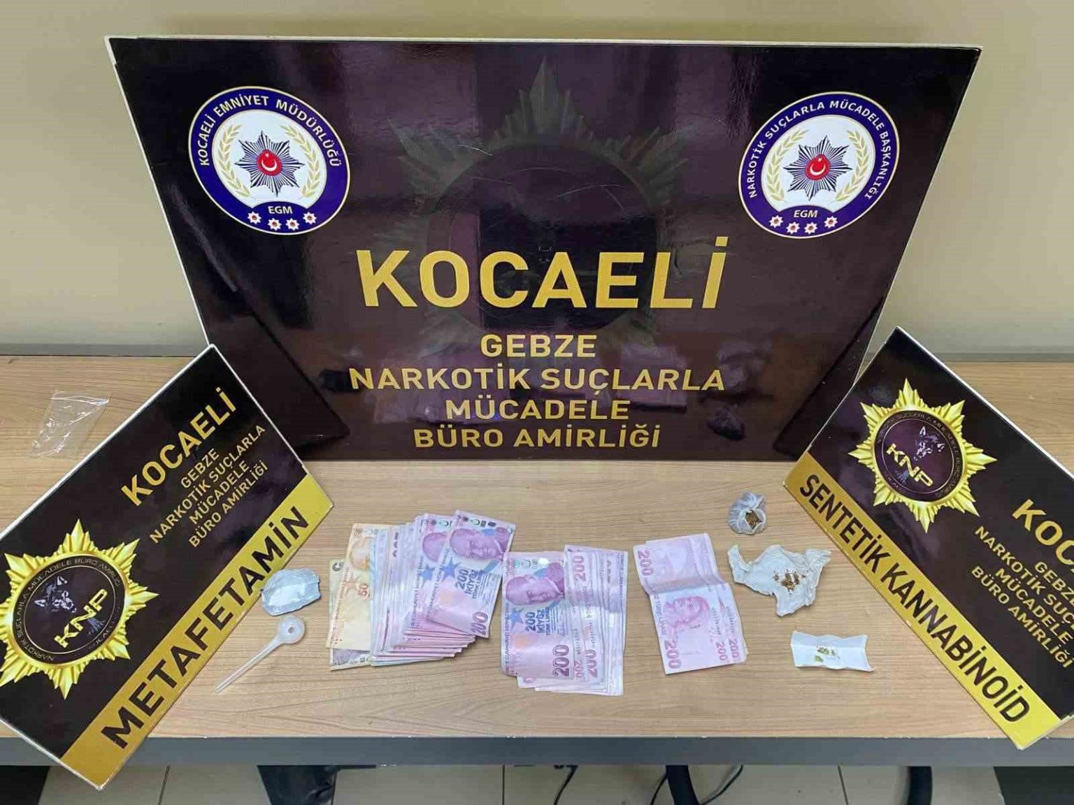 kocaelide-narkotik-polisi-uyusturucuya-gecit-vermedi-4-kisi-tutuklandi