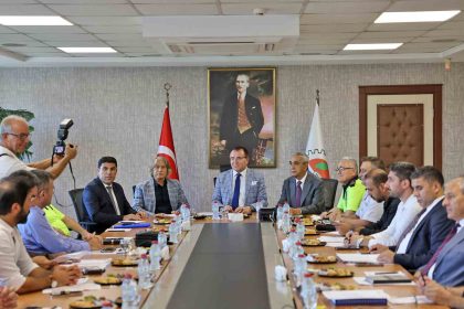 mersinde-sehir-ici-yolcu-ve-servis-tasimaciligi-sorunlari-masaya-yatirildi