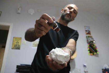 mineraller-ve-endemik-bitkileri-harmanladi-sivasin-kokularini-tablete-sigdirdi