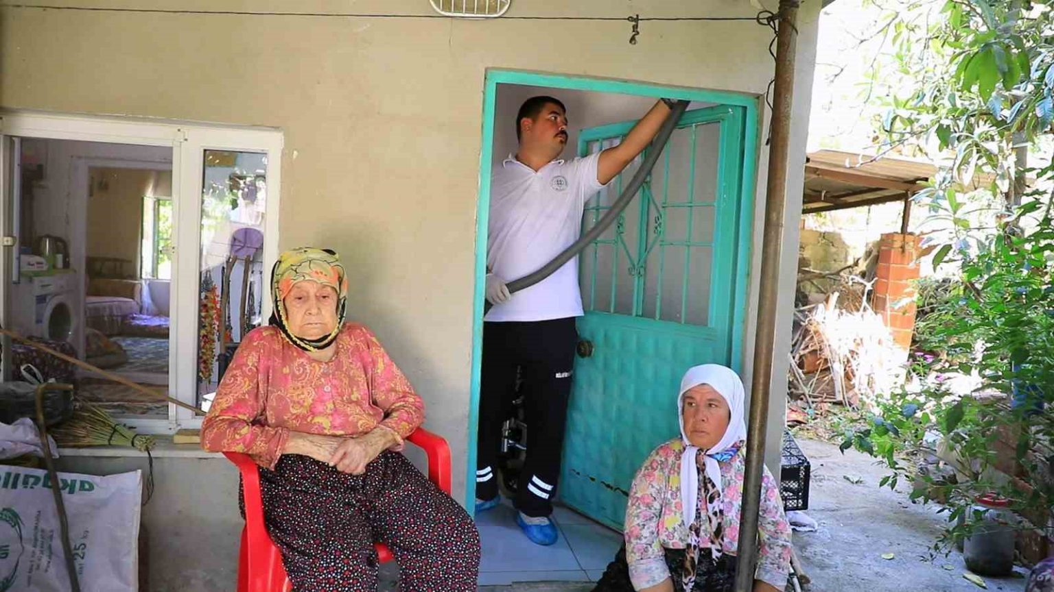 mugla-buyuksehirden-behiye-teyze-ve-kizina-destek