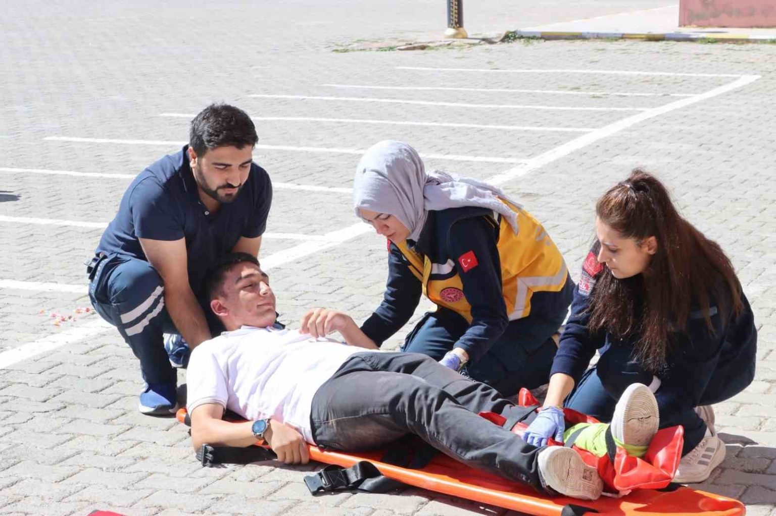 ogrencilere-uygulamali-ilk-yardim-egitimi-verildi