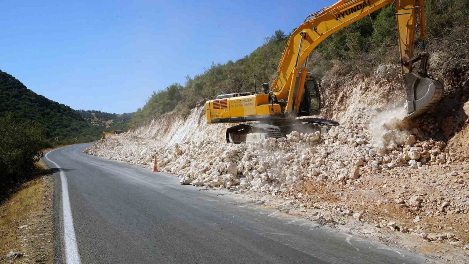pazarcikta-yol-calismasi