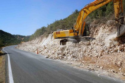 pazarcikta-yol-calismasi