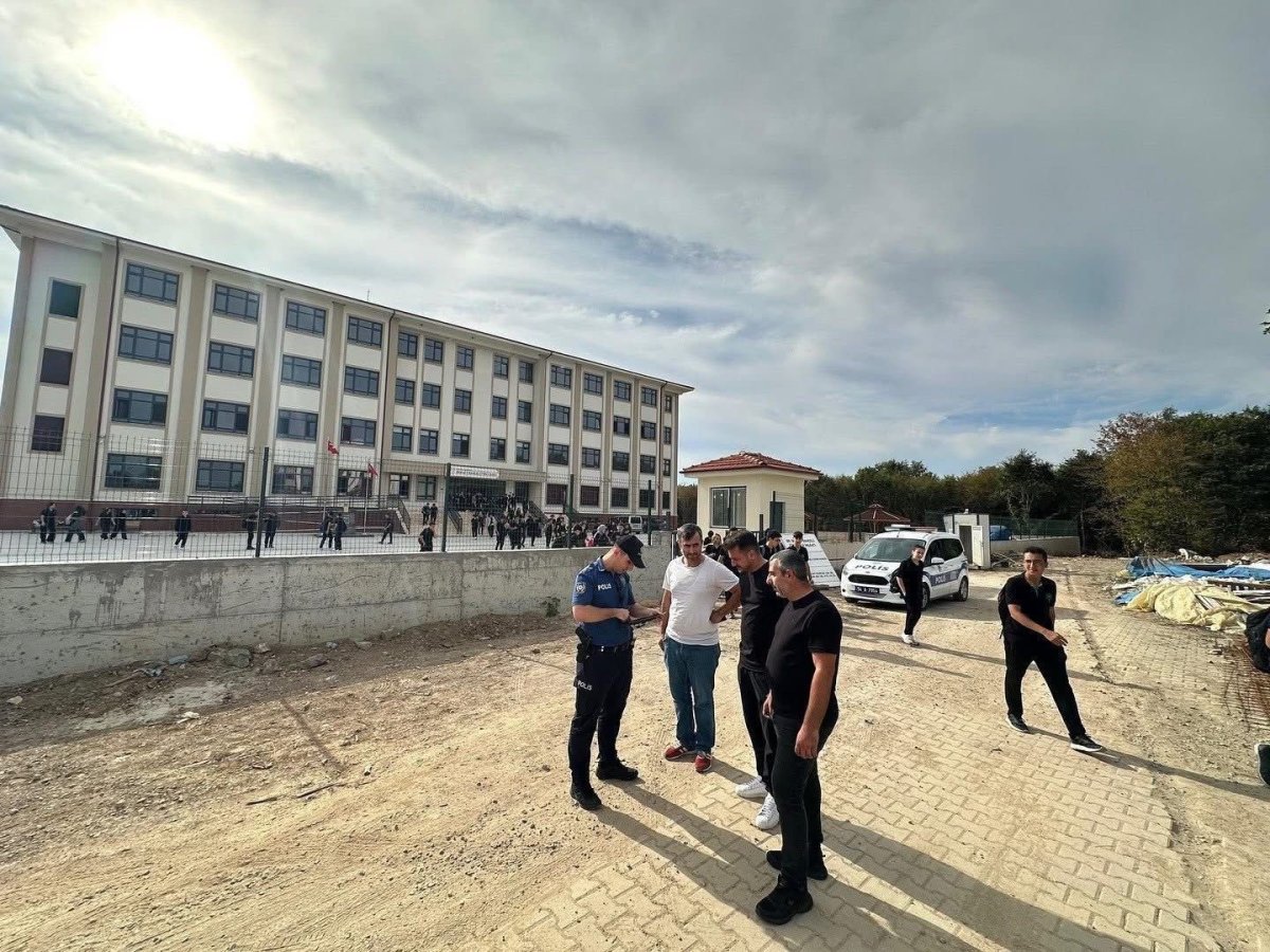 polis-ve-jandarma-okul-cevresinde-denetimlerini-siklastirdi