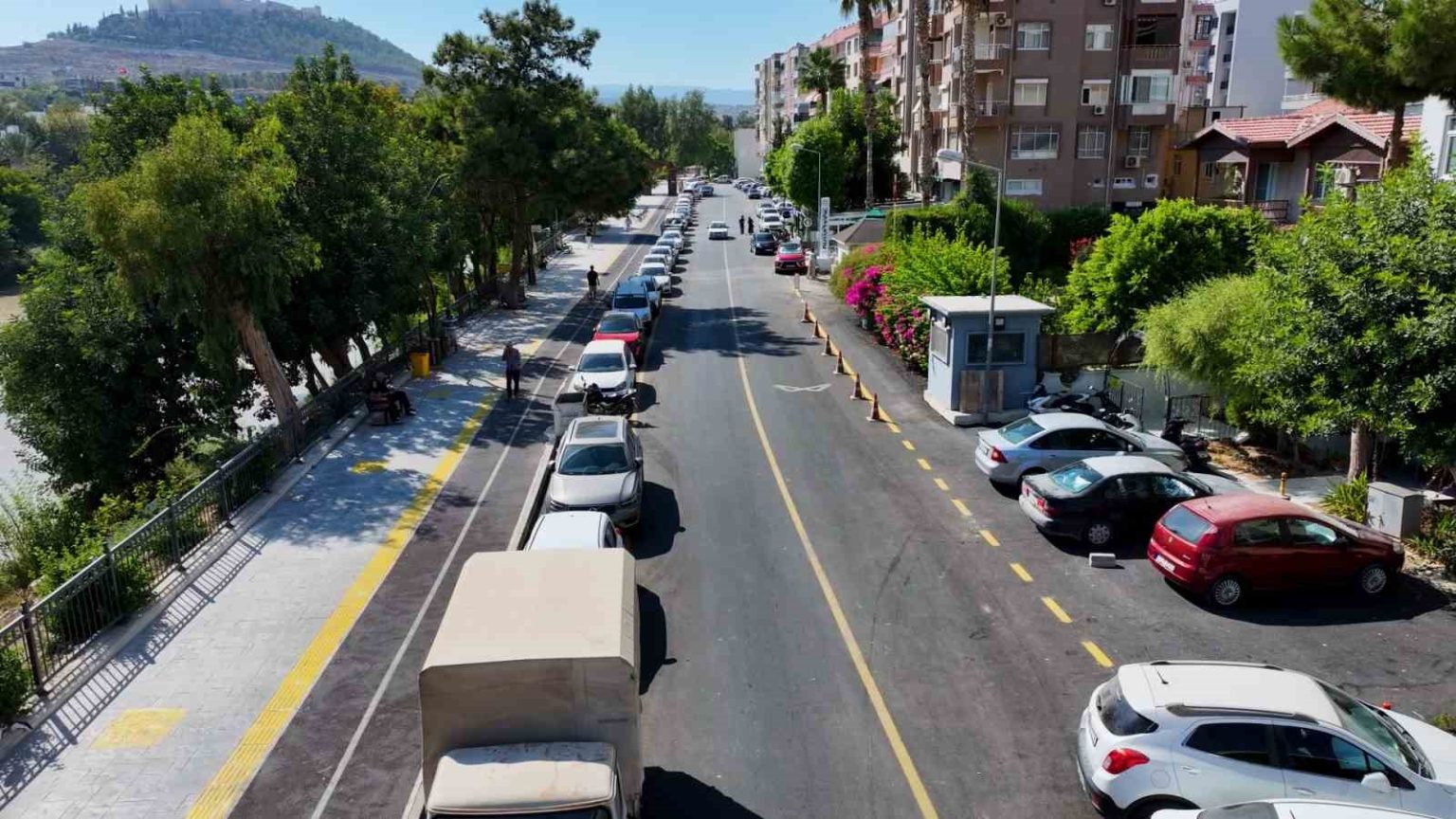 silifkenin-en-islek-caddesi-abdi-ipekci-modern-asfaltla-yenilendi