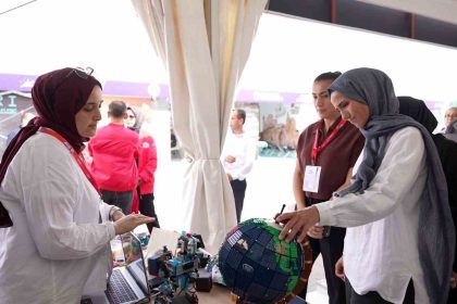 sumeyye-erdogan-bayraktar-engelliler-sarayi-standini-ziyaret-etti