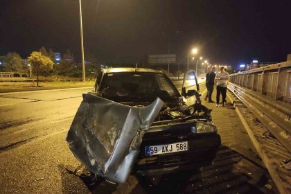 tekirdagda-lastigi-patlayan-otomobil-bariyerlere-carpti