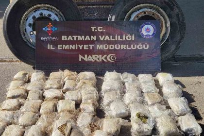 tirin-tekerinde-27-kilo-skunk-ele-gecirildi