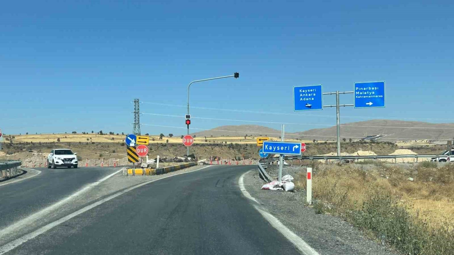 tomarza-malatya-baglanti-yolunda-calismalar-devam-ediyor