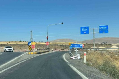 tomarza-malatya-baglanti-yolunda-calismalar-devam-ediyor