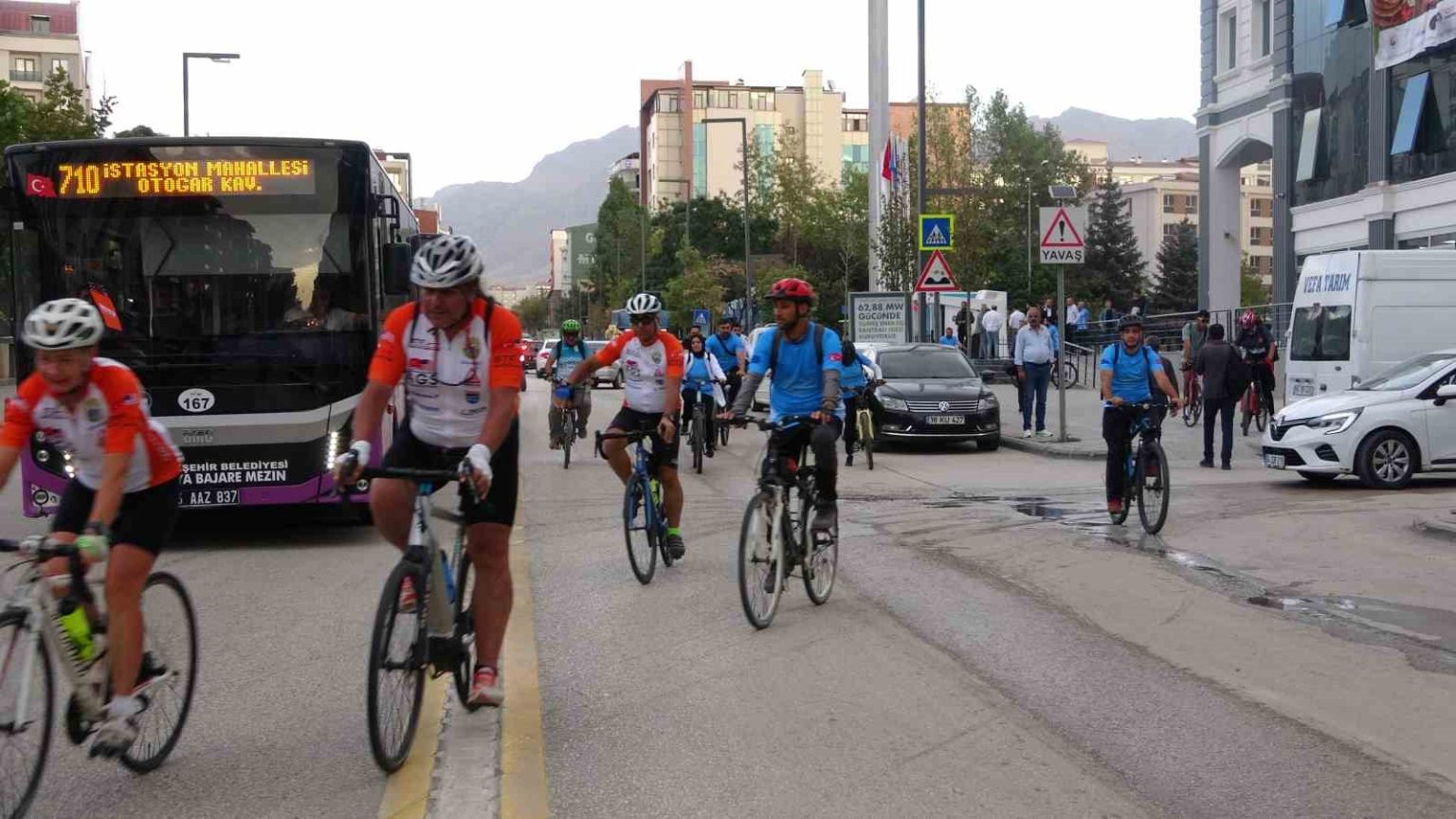 vanda-bisikletliler-avrupa-hareketlilik-haftasi-icin-pedal-cevirdi