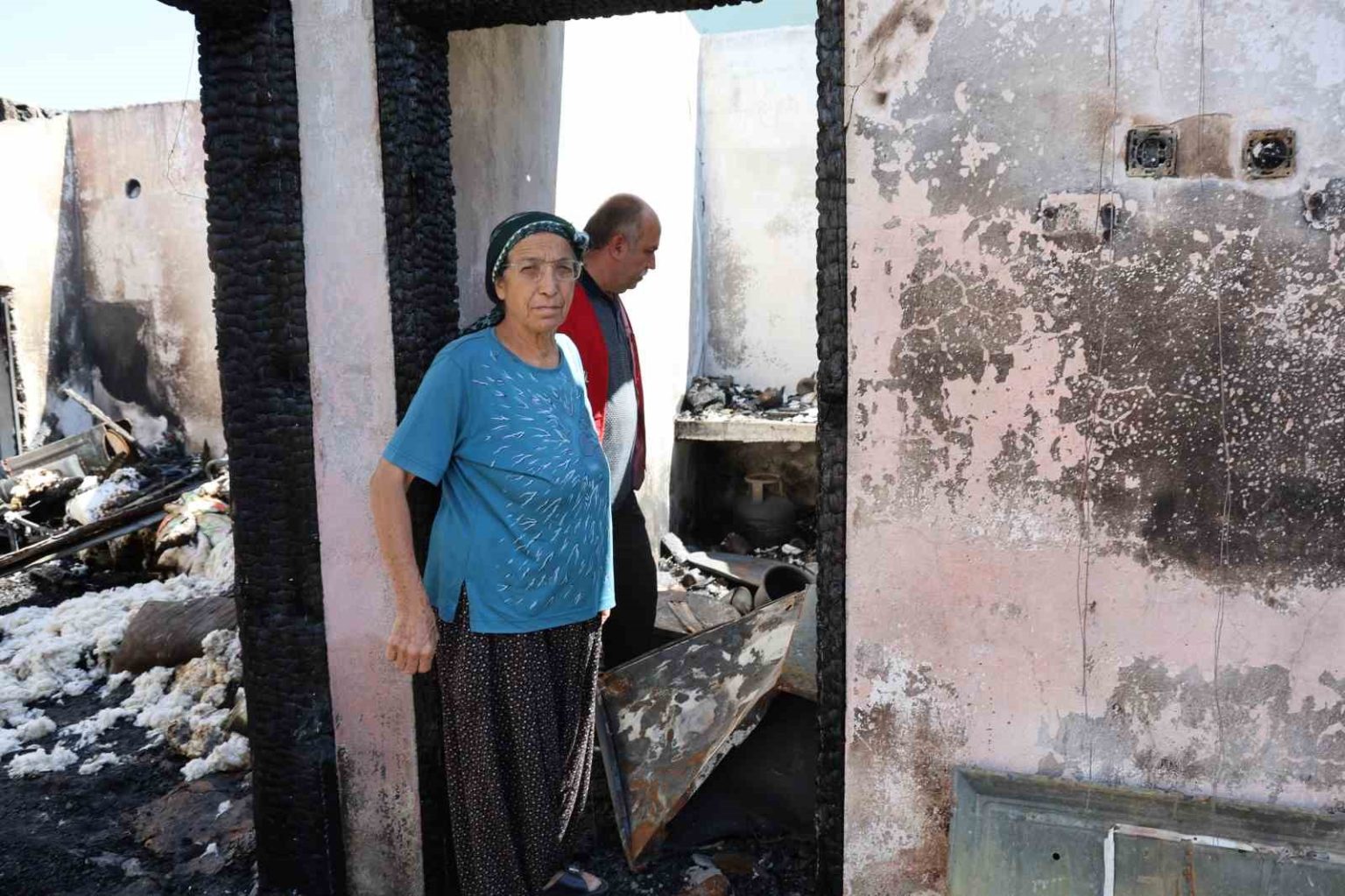 yanginda-cocuklari-kurtardilar-37-yillik-emek-kul-oldu