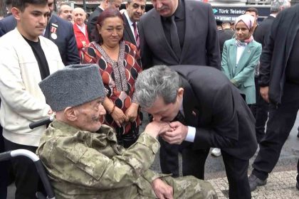94-yasindaki-kore-gazisi-cemal-yaylaya-gaziler-gununde-anlamli-vefa