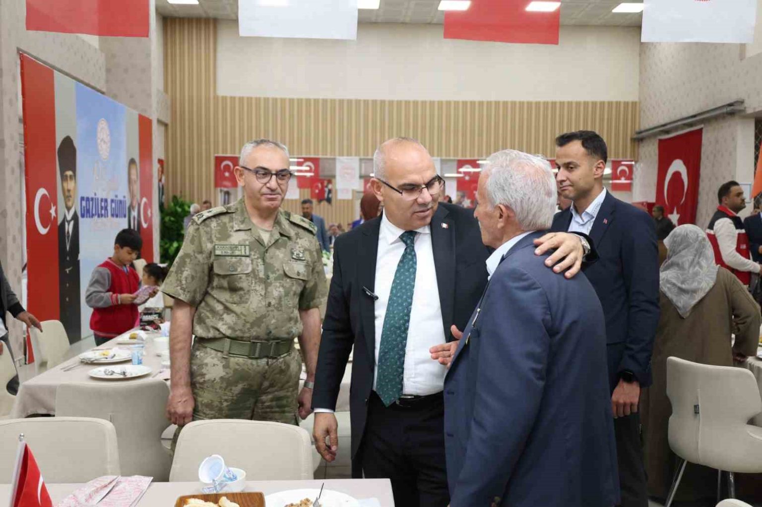 agrida-gaziler-onuruna-yemek-programi