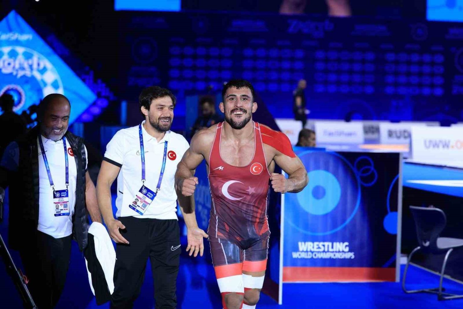 ahmet-yilmazdan-dunya-gures-sampiyonasinda-bronz-madalya