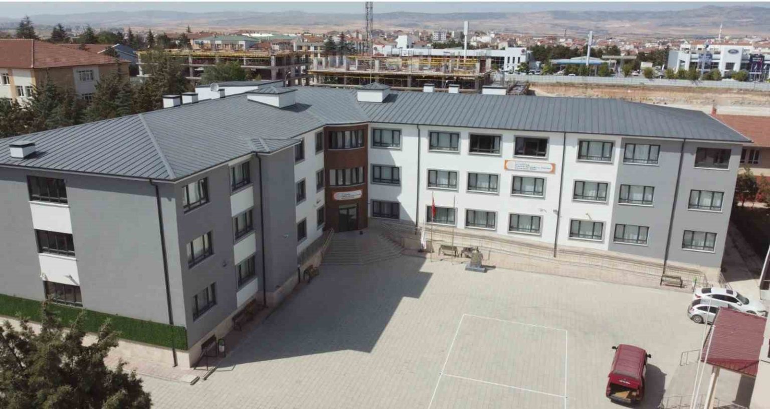 ali-guven-turizm-mesleki-ve-teknik-anadolu-lisesinin-yeni-birasi-acilis-toreni